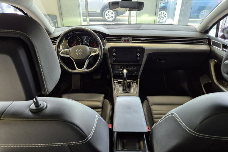 Volkswagen Passat Salon PL LED Skóry kamera 360 Gwarancja od Dealera VAT 23% zdjęcie 11
