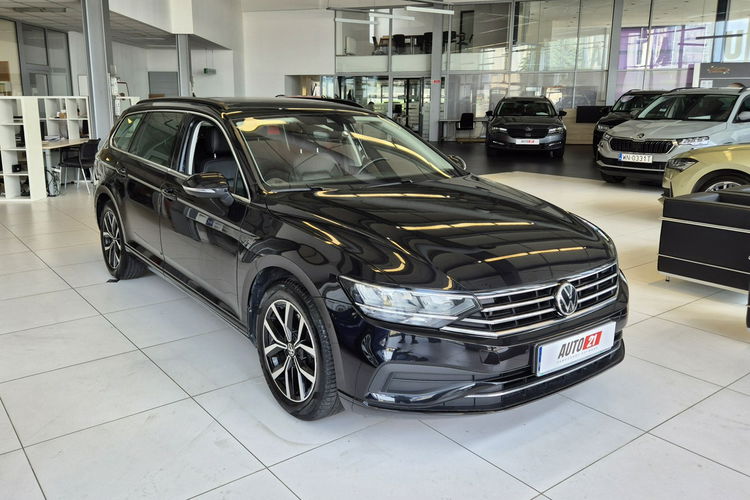 Volkswagen Passat Salon PL LED Skóry kamera 360 Gwarancja od Dealera VAT 23% zdjęcie 2