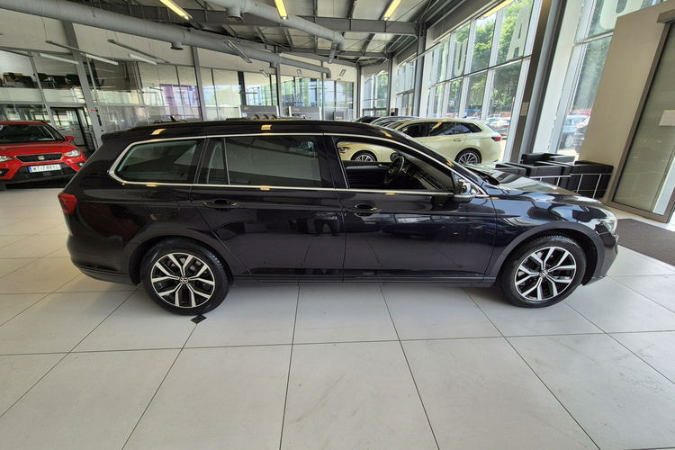 Volkswagen Passat Salon PL LED Skóry kamera 360 Gwarancja od Dealera VAT 23% zdjęcie 5