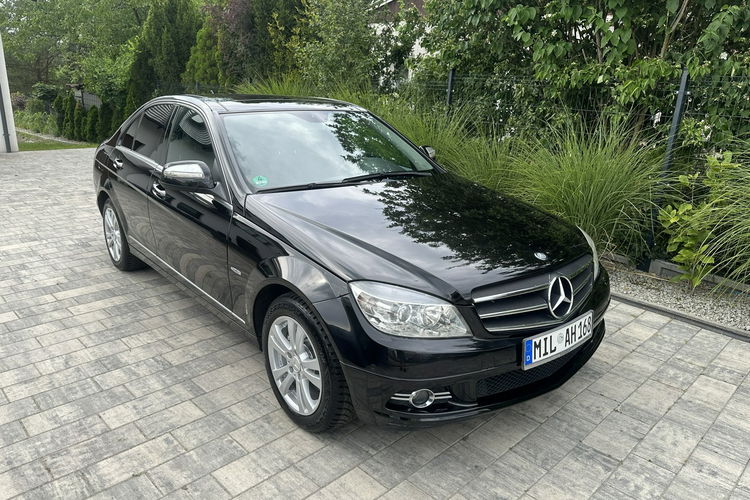 Mercedes C 180 Bardzo zadbana zdjęcie 1