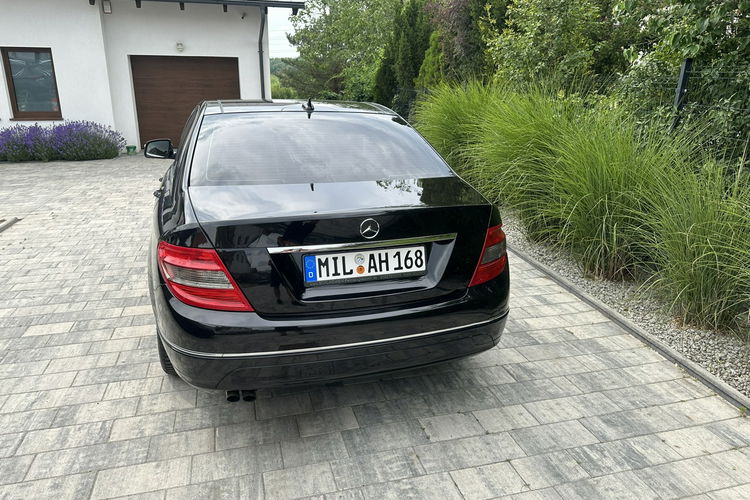 Mercedes C 180 Bardzo zadbana zdjęcie 15