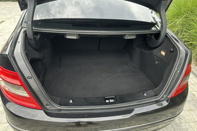 Mercedes C 180 Bardzo zadbana zdjęcie 26