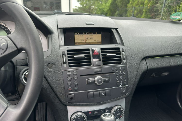 Mercedes C 180 Bardzo zadbana zdjęcie 33