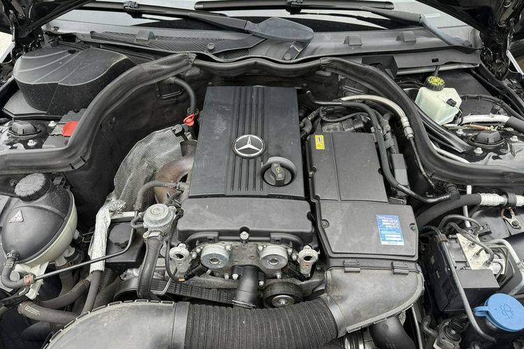 Mercedes C 180 Bardzo zadbana zdjęcie 37