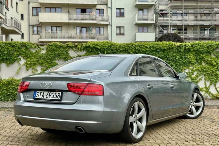 Audi A8 Faktura VAT 23 % 4.2 TDI Max wyposażenie zdjęcie 15