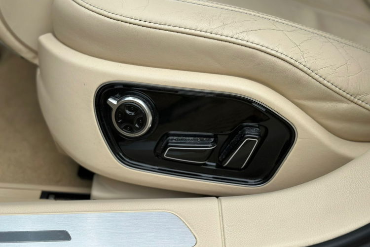 Audi A8 Faktura VAT 23 % 4.2 TDI Max wyposażenie zdjęcie 21