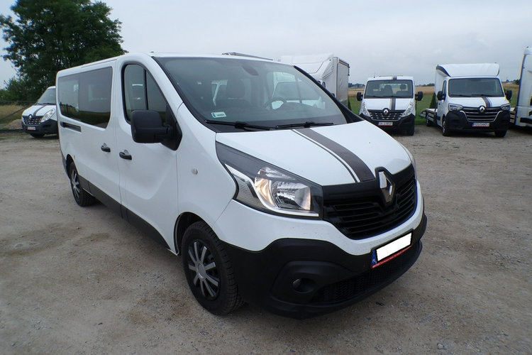 Renault Trafic 9 osobowy long nowy środek zdjęcie 4
