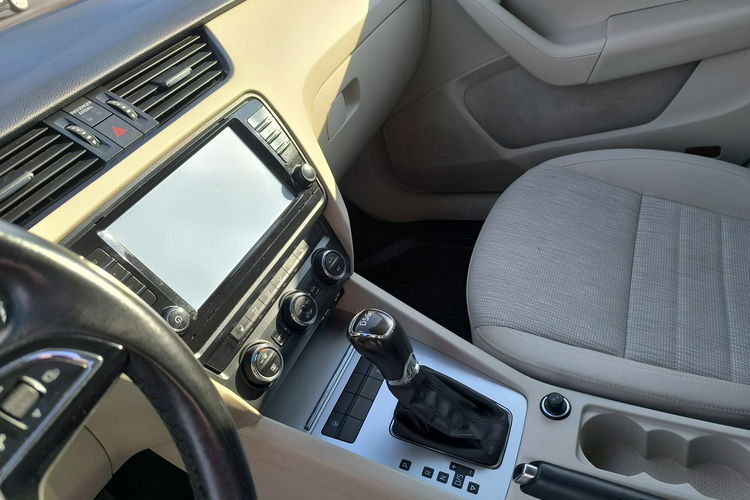 Skoda Octavia 1.4TSi 150KM Automat Navi Kamera BiXenon Salon Polska zdjęcie 13