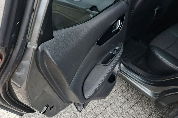 Nissan Qashqai Śliczny ful opcja po opłatach zdjęcie 15