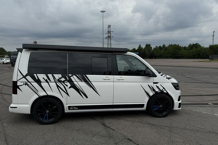 Volkswagen California Kamper Webasto prysznic lodówka WC łóżko namiot stolik doinwestowany zdjęcie 17