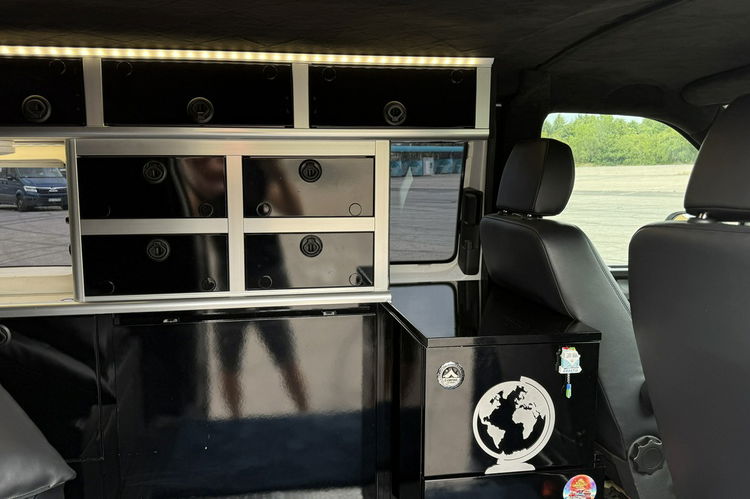 Volkswagen California Kamper Webasto prysznic lodówka WC łóżko namiot stolik doinwestowany zdjęcie 21
