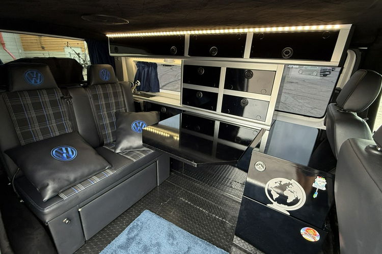 Volkswagen California Kamper Webasto prysznic lodówka WC łóżko namiot stolik doinwestowany zdjęcie 23