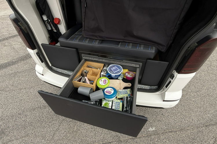 Volkswagen California Kamper Webasto prysznic lodówka WC łóżko namiot stolik doinwestowany zdjęcie 31