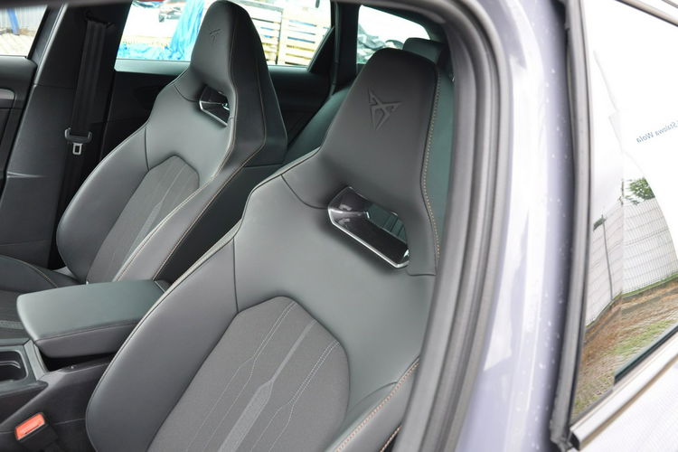 Cupra Leon Sportstourer 2.0 TDI 150KM DSG Polski Salon ASO Panorama Gwarancja 2029r. FV 23% zdjęcie 10