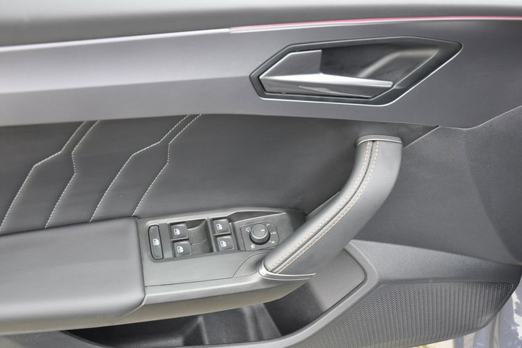 Cupra Leon Sportstourer 2.0 TDI 150KM DSG Polski Salon ASO Panorama Gwarancja 2029r. FV 23% zdjęcie 12