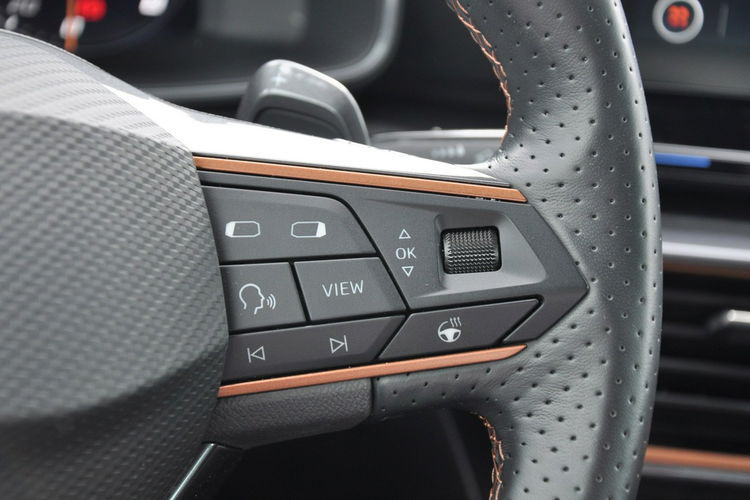 Cupra Leon Sportstourer 2.0 TDI 150KM DSG Polski Salon ASO Panorama Gwarancja 2029r. FV 23% zdjęcie 16