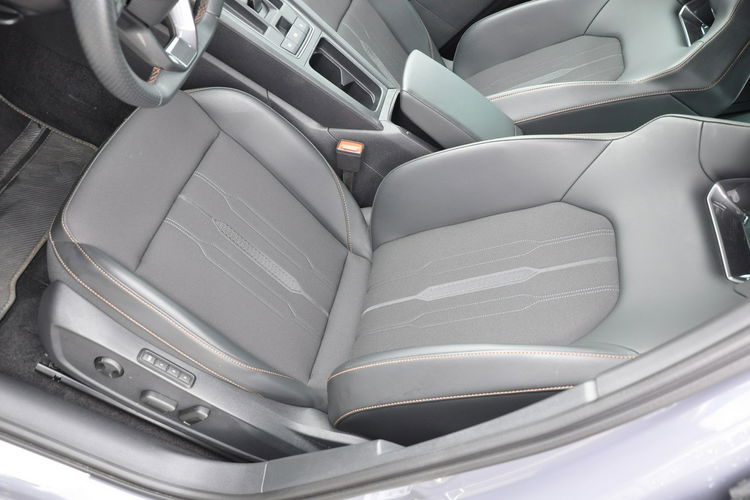 Cupra Leon Sportstourer 2.0 TDI 150KM DSG Polski Salon ASO Panorama Gwarancja 2029r. FV 23% zdjęcie 9