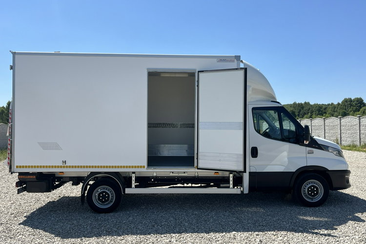 Iveco Daily 35S18 Winda_750kg Chłodnia -29 C/+29 C GWARANCJA 3.0/180KM zdjęcie 5
