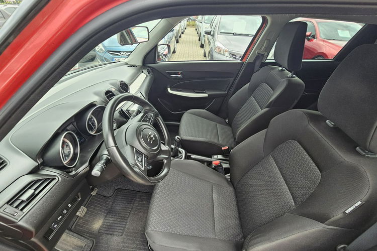 Suzuki Swift Hybryda, lift, radar, grzane fotele, czytanie znaków, komendy głosowe zdjęcie 12