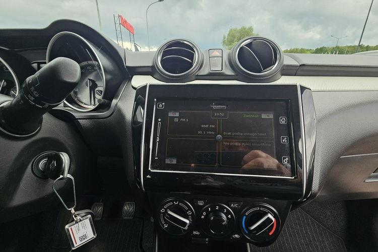 Suzuki Swift Hybryda, lift, radar, grzane fotele, czytanie znaków, komendy głosowe zdjęcie 18