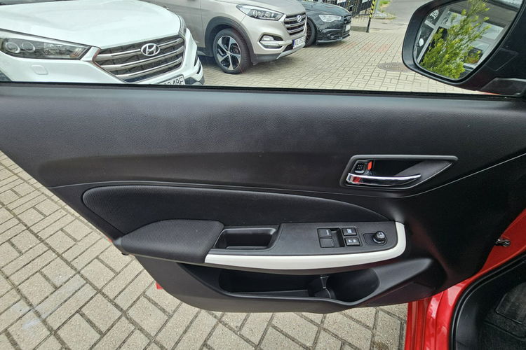 Suzuki Swift Hybryda, lift, radar, grzane fotele, czytanie znaków, komendy głosowe zdjęcie 35
