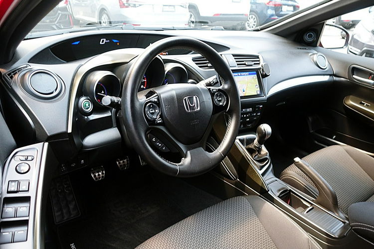 Honda Civic 1.8 16V Led+NAVI+Kamera+Podgrzew fotele BEZWYPADKOWY GWARANCJA Krajowy 4x2 zdjęcie 14
