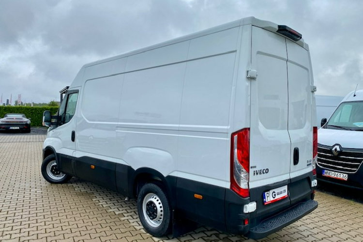 Iveco Daily SALON PL / VOLL / AUTOMAT / 98 tys.km / NAVI / KAMERA / Gwarancja zdjęcie 5