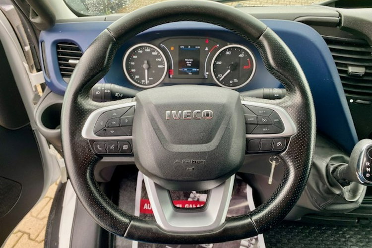 Iveco Daily SALON PL / VOLL / AUTOMAT / 98 tys.km / NAVI / KAMERA / Gwarancja zdjęcie 7