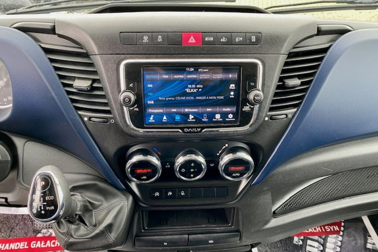 Iveco Daily SALON PL / VOLL / AUTOMAT / 98 tys.km / NAVI / KAMERA / Gwarancja zdjęcie 9