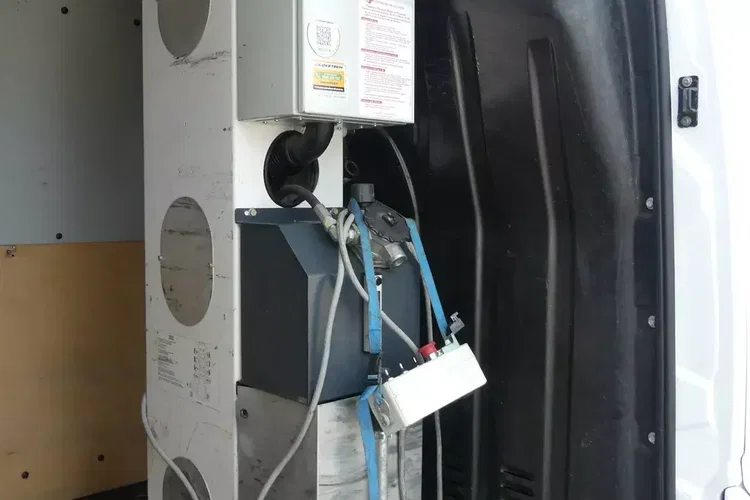 Renault MASTER / PODNOŚNIK KOSZOWY / ZWYŻKA 12M / zdjęcie 18