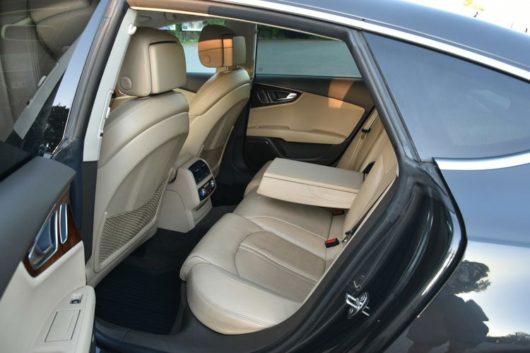 Audi A7 3.0 V6T 300KM XII.2010r. SALON BOSE BiX LED NAVi Radar nightVision zdjęcie 17