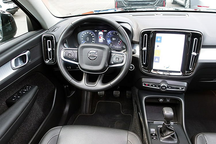 Volvo XC 40 EL.SZYBERDACH+Skóra+Navi+EL.Hak 163KM Gwarancja 1wł Kraj Bezwypad F23% zdjęcie 13