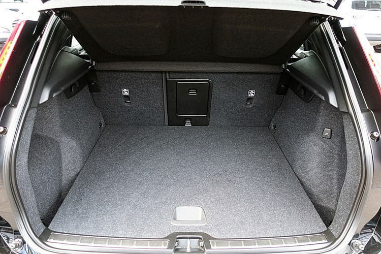 Volvo XC 40 EL.SZYBERDACH+Skóra+Navi+EL.Hak 163KM Gwarancja 1wł Kraj Bezwypad F23% zdjęcie 14