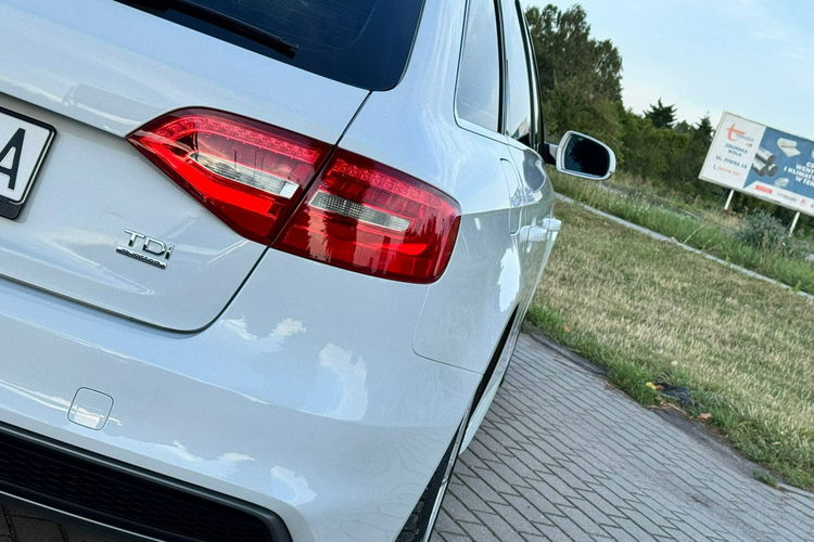 Audi A4 Quattro S-Line Automat Niski Przebieg zdjęcie 10