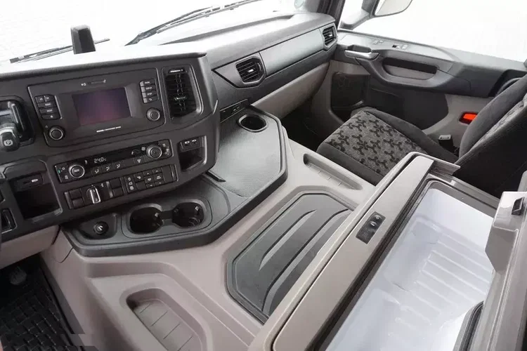 Scania P 410 / E 6 / BDF + WINDA / 7.15 , 7.45, 7.82 M / RETARDER zdjęcie 9