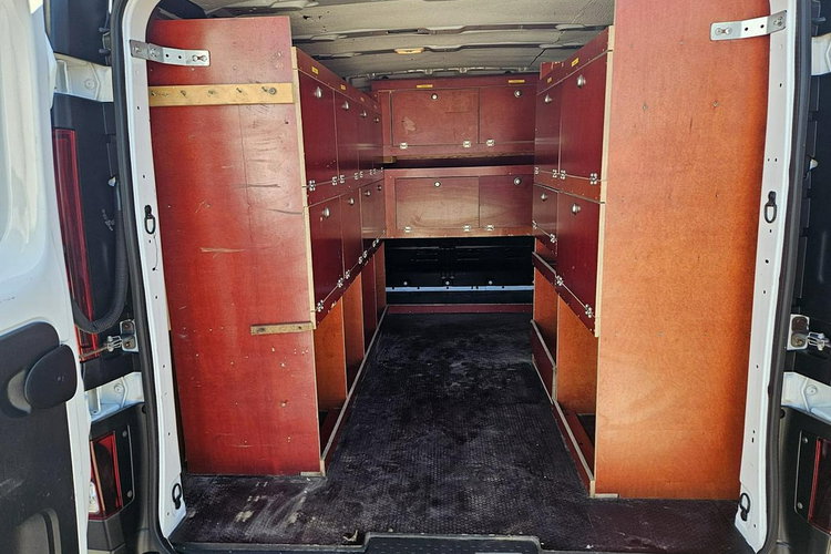 Opel Vivaro L1 Pack klim 2015 zabudowa zdjęcie 21