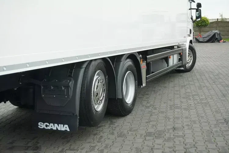 Scania P 410 / EURO 6 / CHŁODNIA + WINDA / 23 PALETY / OŚ SKRĘTNA zdjęcie 19