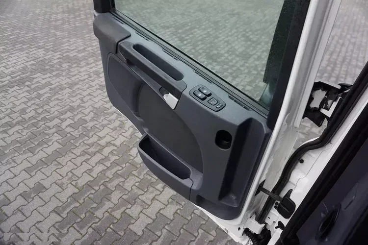 Scania P 410 / EURO 6 / CHŁODNIA + WINDA / 23 PALETY / OŚ SKRĘTNA zdjęcie 39