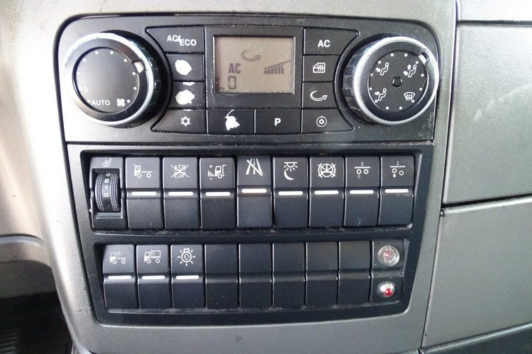 TGX 18.440 Spoilery Kabina XXL ESP, ASR , Webasto , Klima , Poduszki , Manualna Skrzynia Biegów zdjęcie 8