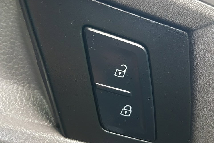 Volkswagen Crafter MAN TGE 8 EP KONTENER 4.10x2.15x2.32 KLIMA 2.0 TDI KRAJOWY DMC 3500 KG zdjęcie 32