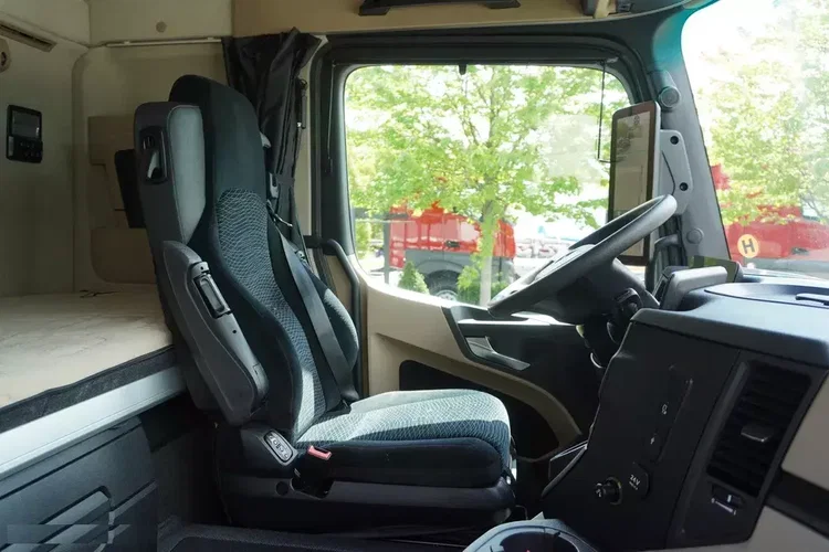 Mercedes Actros 2545 6×2 MP5 / ADR AT / Firanka 18 EPAL zdjęcie 27