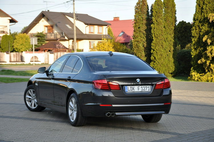 BMW 530 3.0d(258KM) Bi-Xenon Ringi Navi Profesjonal Skóry 2xParktr. Alu 17"ASO zdjęcie 14