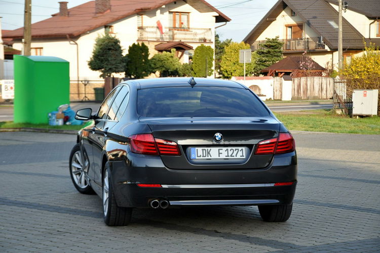 BMW 530 3.0d(258KM) Bi-Xenon Ringi Navi Profesjonal Skóry 2xParktr. Alu 17"ASO zdjęcie 15