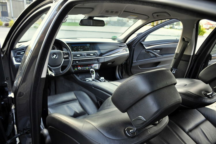 BMW 530 3.0d(258KM) Bi-Xenon Ringi Navi Profesjonal Skóry 2xParktr. Alu 17"ASO zdjęcie 29