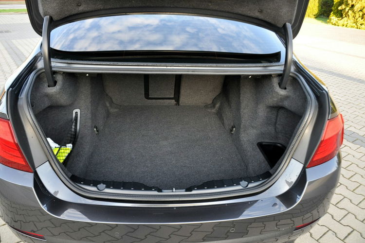 BMW 530 3.0d(258KM) Bi-Xenon Ringi Navi Profesjonal Skóry 2xParktr. Alu 17"ASO zdjęcie 38