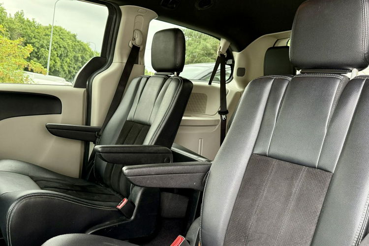 Dodge Grand Caravan 30Th/Skóra+Alcantara/Kamera cofania/Android/7os/Alu17 zdjęcie 12