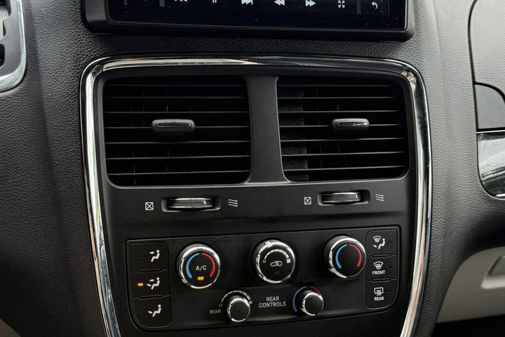 Dodge Grand Caravan 30Th/Skóra+Alcantara/Kamera cofania/Android/7os/Alu17 zdjęcie 16