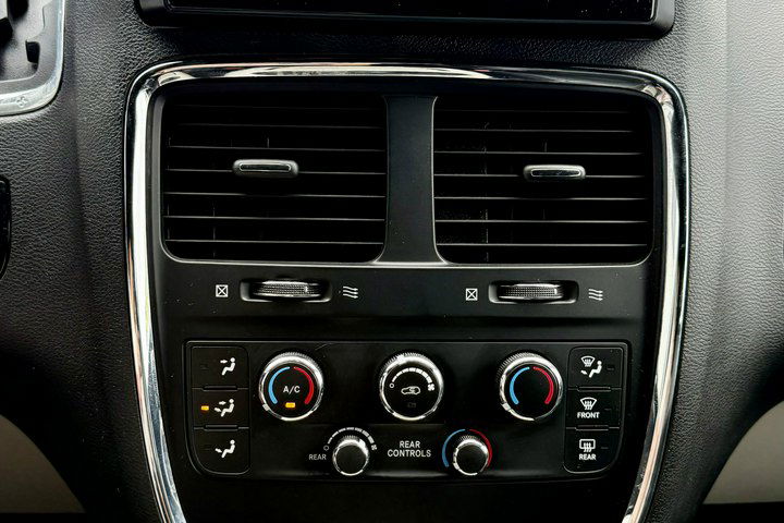 Dodge Grand Caravan 30Th/Skóra+Alcantara/Kamera cofania/Android/7os/Alu17 zdjęcie 17