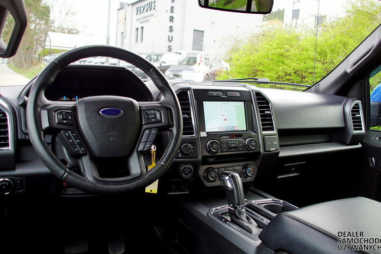 Ford F150 XLT 5.0 V8 395 KM Skóry El. fotele Kam cof. Podgrz fotele Czarny sufit zdjęcie 18