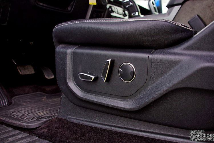 Ford F150 XLT 5.0 V8 395 KM Skóry El. fotele Kam cof. Podgrz fotele Czarny sufit zdjęcie 22